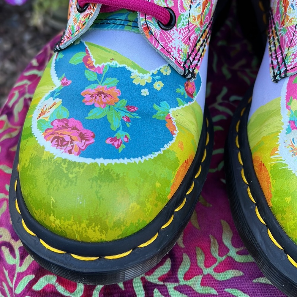 Dr. Martens Colorful Retro Psychedelic Pascal Daze Floral Combat Boots EC 🥰 - Picture 12 of 17
